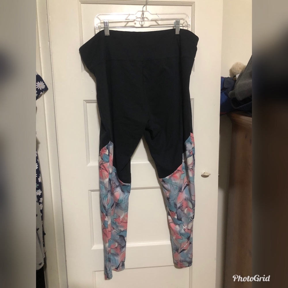 Watercolor print athletic leggings